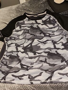exertek Black & Gray Camo Raglan Short Sleeve Athletic Tee